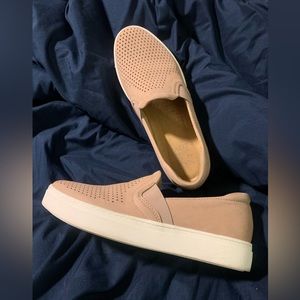 Naturalizer slip-on sneaker